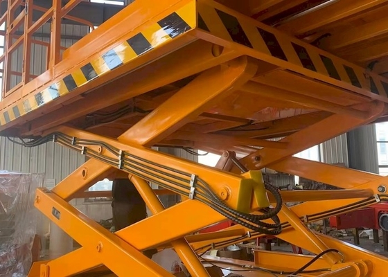 OEM 3.98mx1.83m প্ল্যাটফর্ম 680kg ডিজেল কাঁচি অসম গ্রাউন্ডের জন্য উত্তোলন