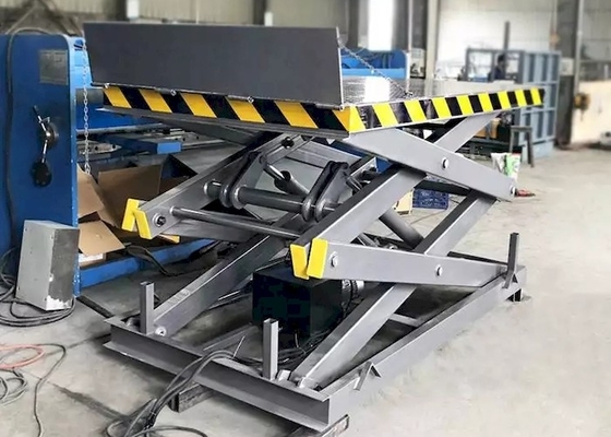 ভারী লোড AC380V হাইড্রোলিক লিফটিং প্ল্যাটফর্ম 2000*2000mm লোডিং ডক কাঁচি লিফট